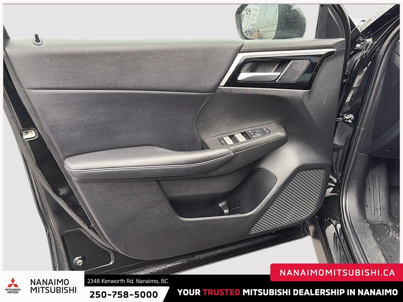 2023 Mitsubishi Outlander LE-10