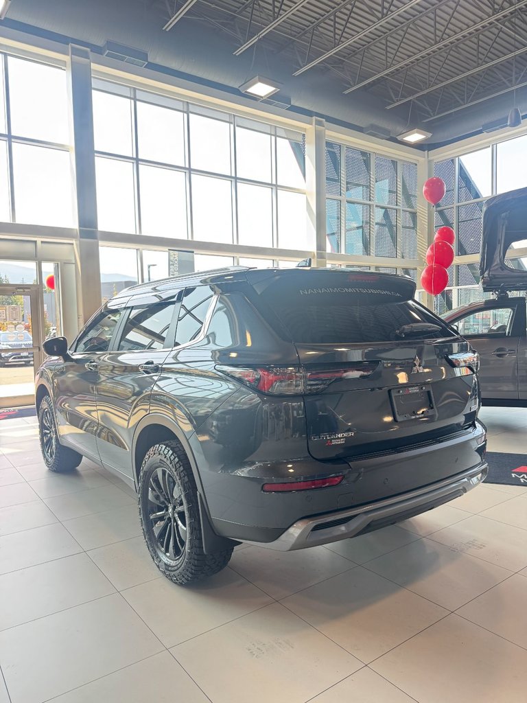 2026 Mitsubishi Outlander LE S-AWC-2