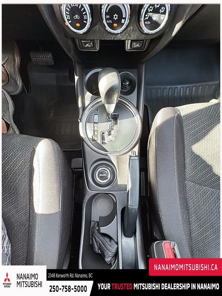 2015 Mitsubishi RVR GT-17
