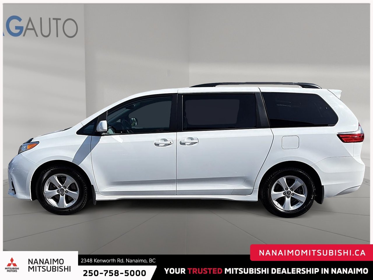 2020 Toyota Sienna LE-5