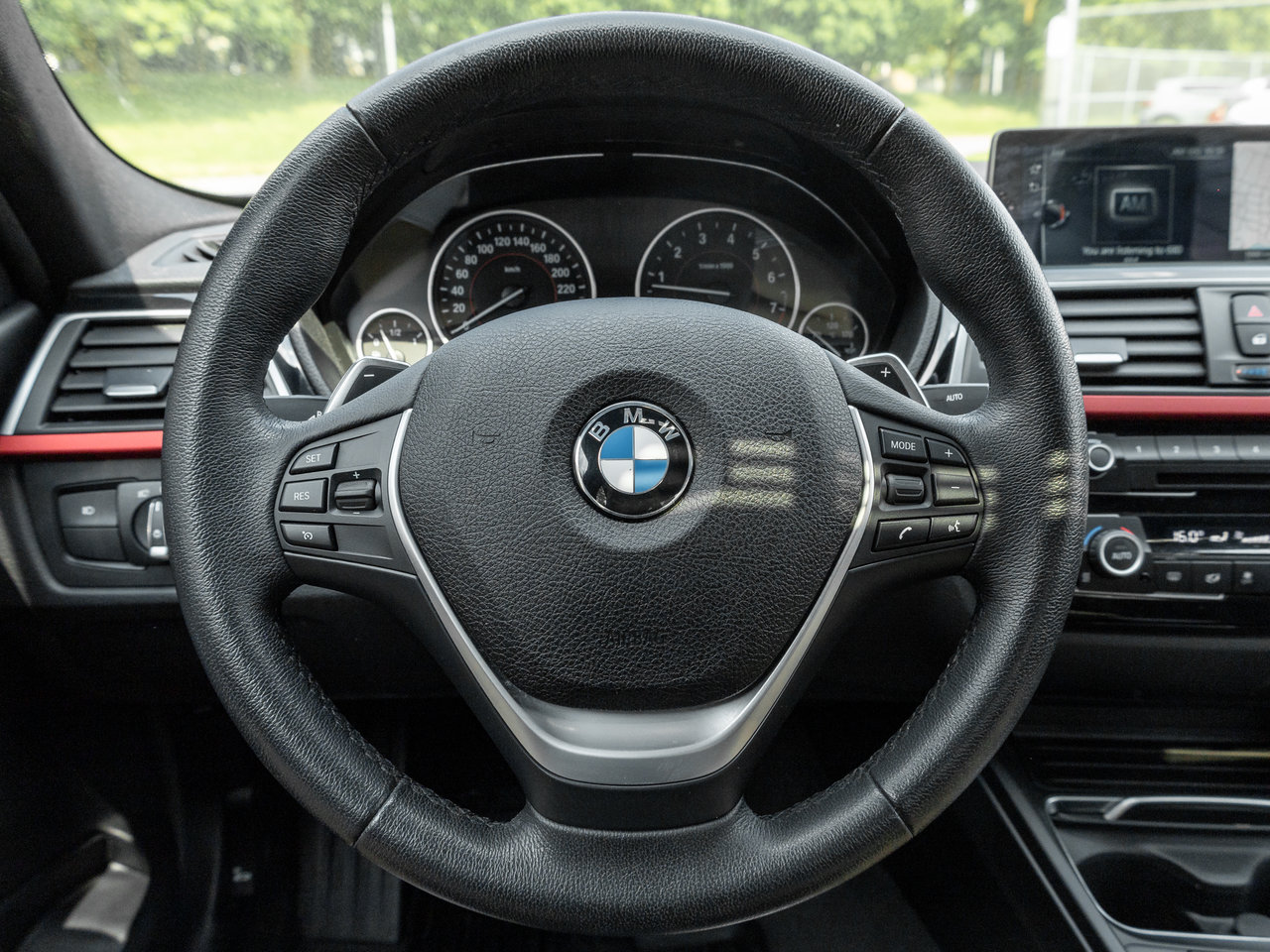 BMW 3 Series 4dr Sdn 330i xDrive AWD  LOW MILEAGE  TRADE IN 2017-8
