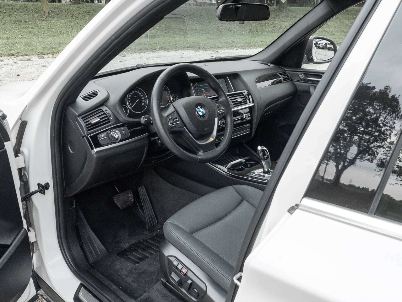 BMW X3 xDrive^Trade In^No Accidents^Well Maintained 2017-6