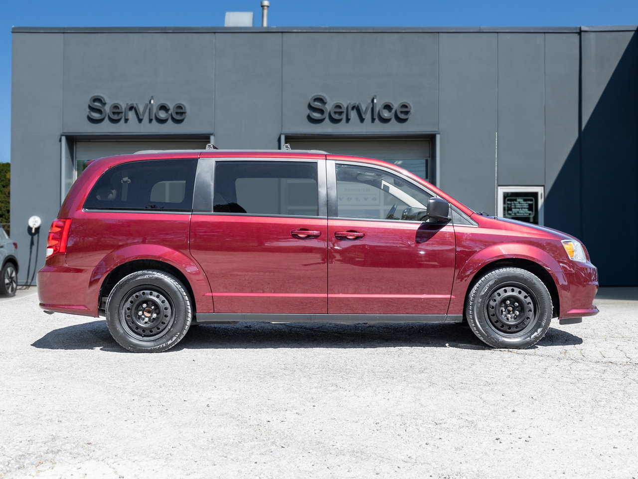 2019 Dodge Grand Caravan SXT 2WD   AVAILABLE FOR FINANCING-4