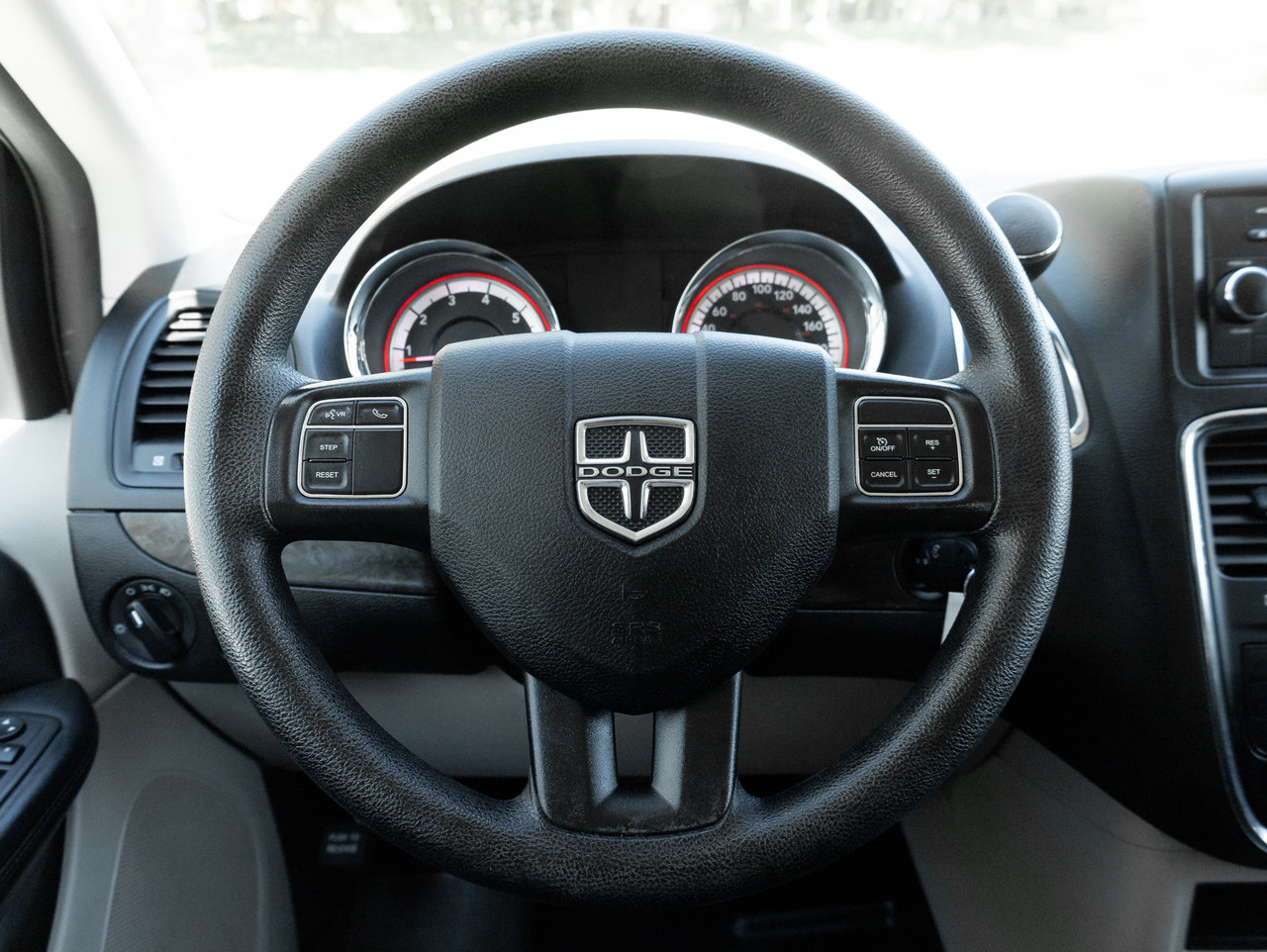 2019 Dodge Grand Caravan SXT 2WD   AVAILABLE FOR FINANCING-7