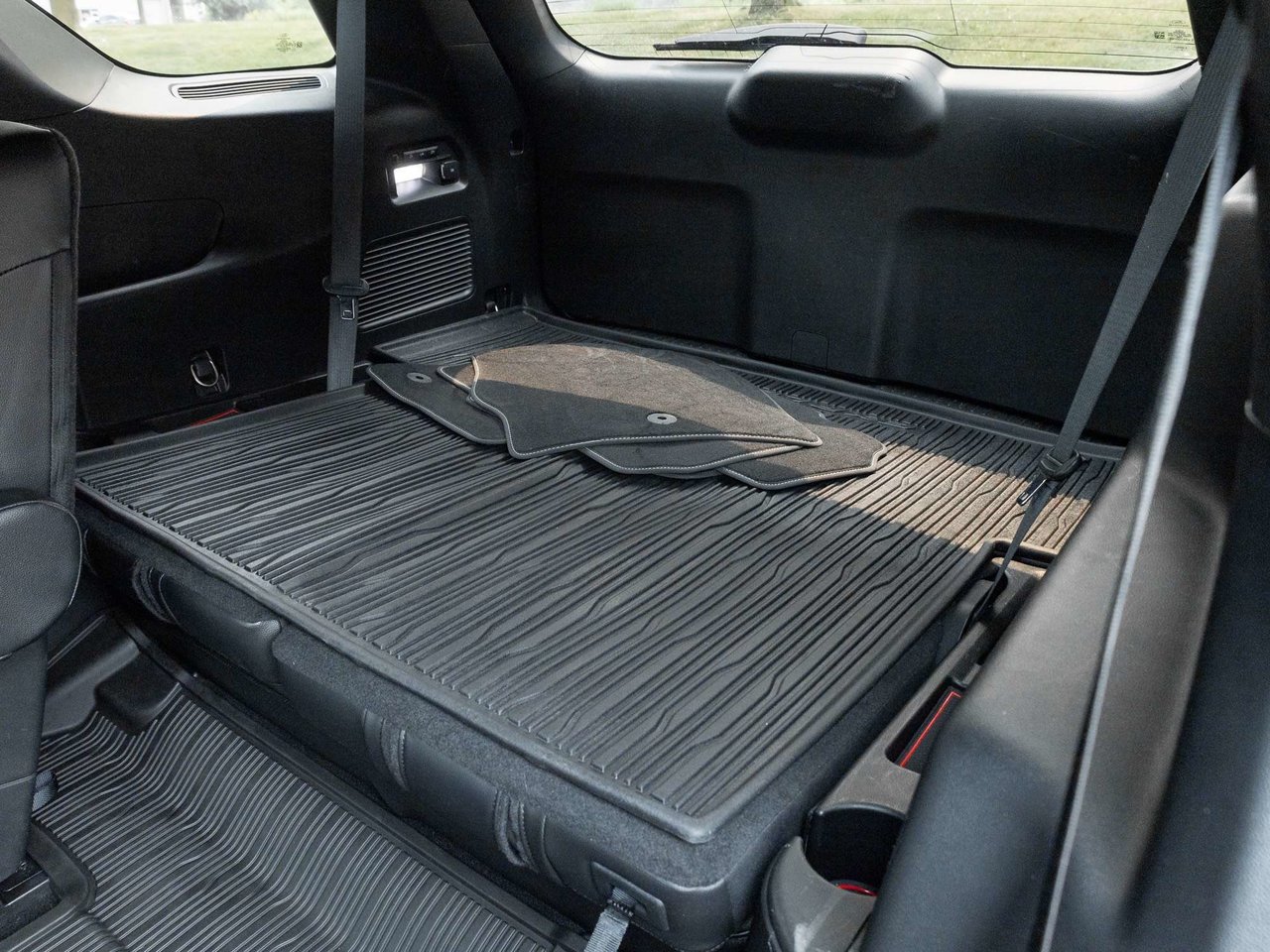 2020 Ford Explorer ST  TRADE IN ONE OWNER  WELL MAINTAINED  B&O AUDIO-27
