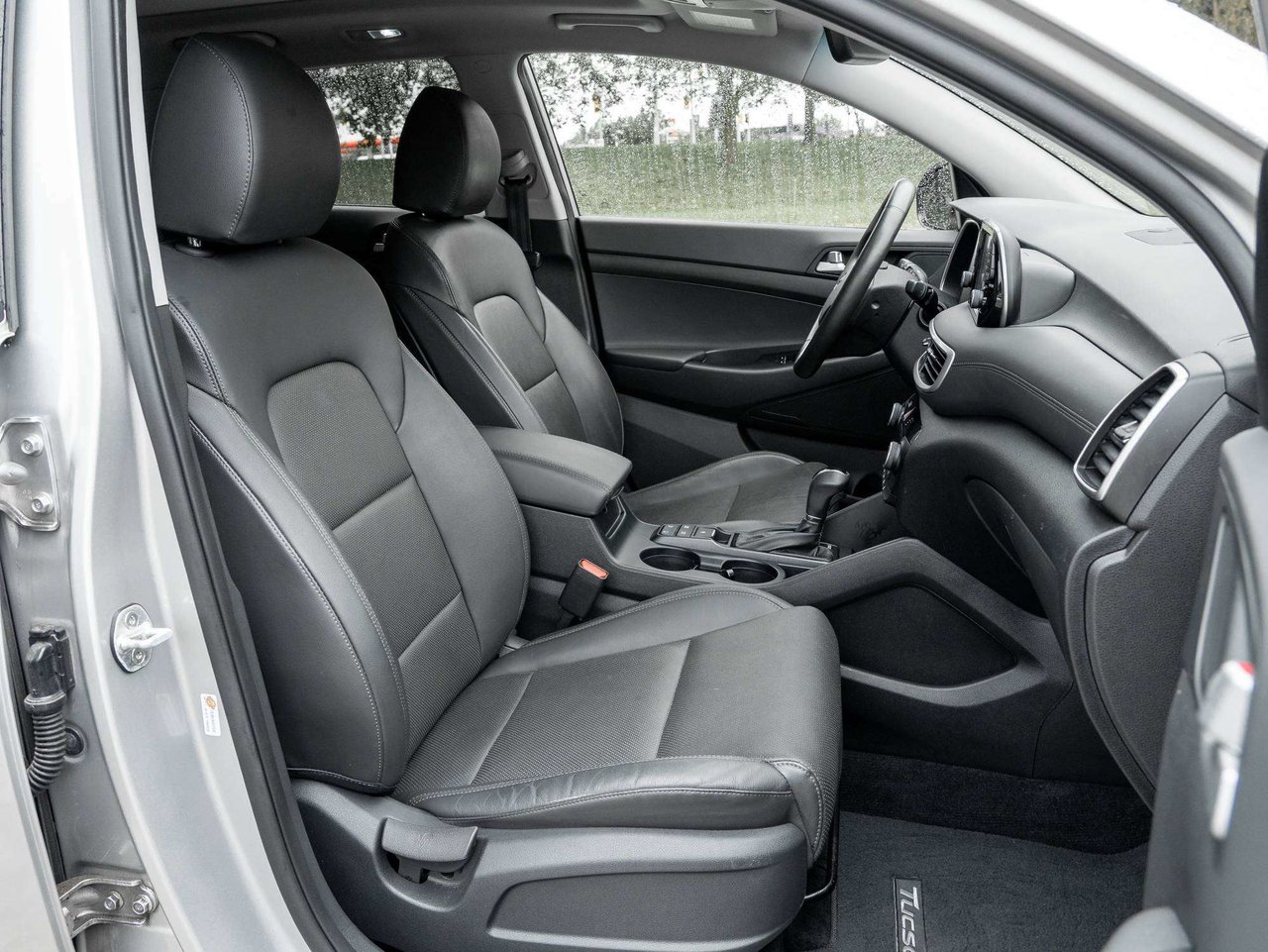 Hyundai TUCSON LUXURY^Super Low KM^Trade in^New Battery^One owner 2020-18