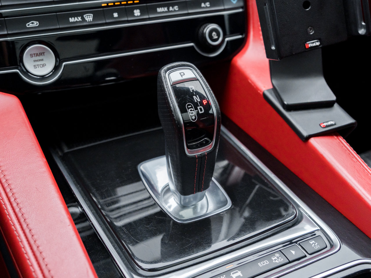 Jaguar F-Pace SVR AWD   FINANCE AS LOW AS 6.49% 2020-16