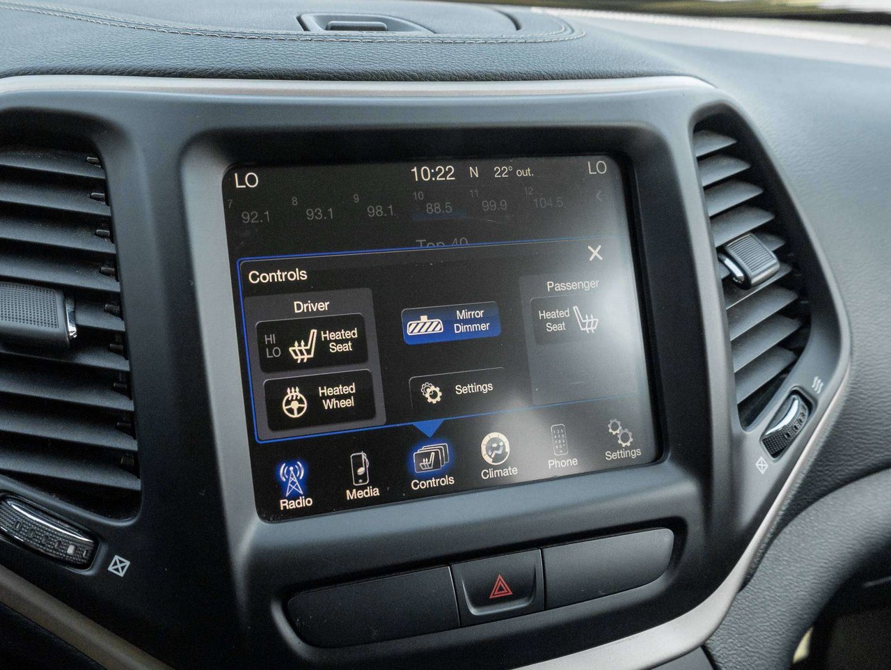 2015 Jeep Cherokee North-17