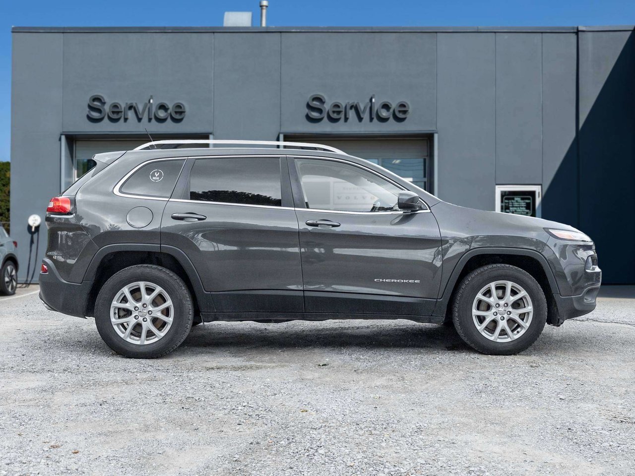 Jeep Cherokee North   TRADE IN   AS IS 2017-4