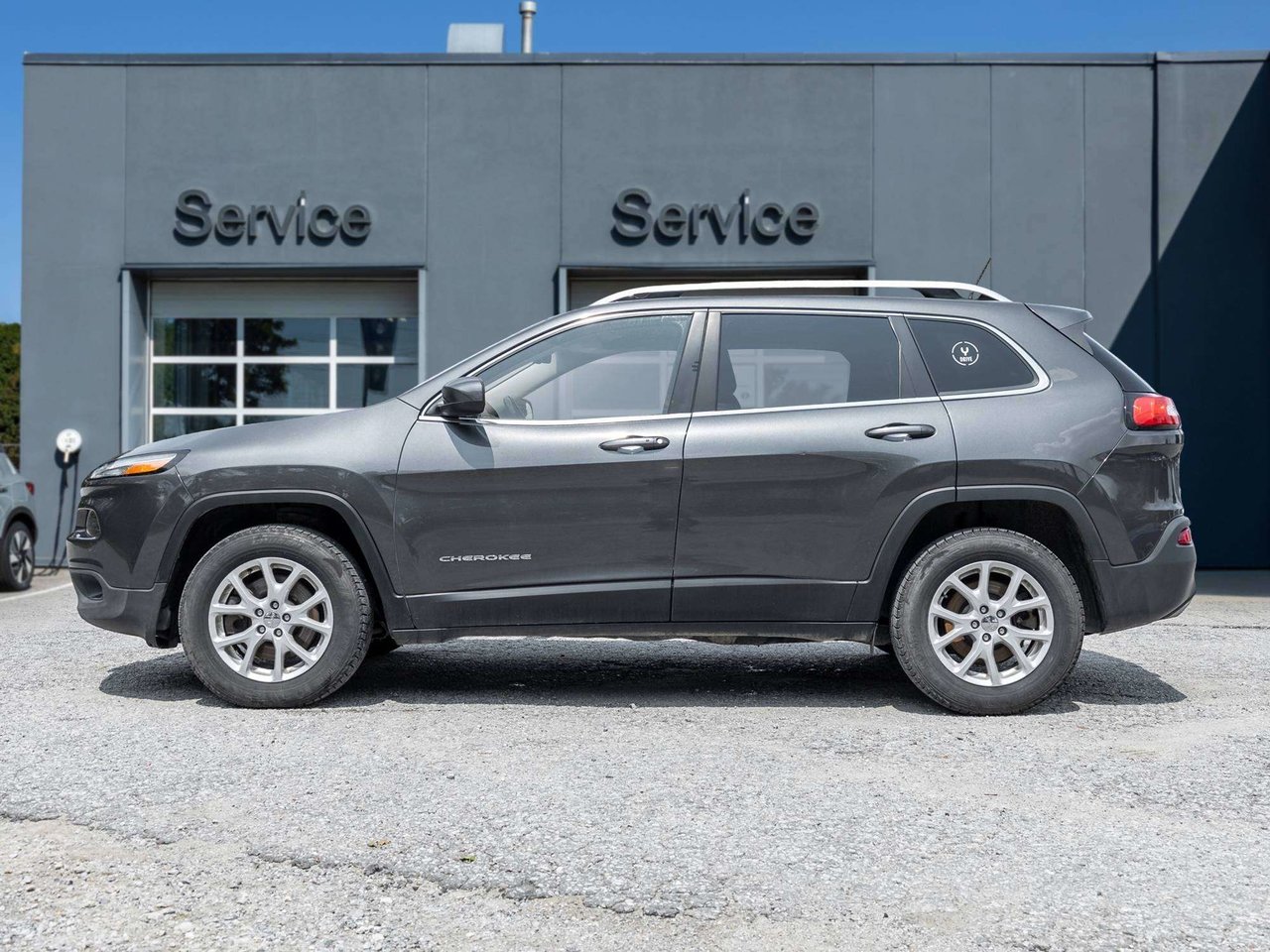 Jeep Cherokee North   TRADE IN   AS IS 2017-2