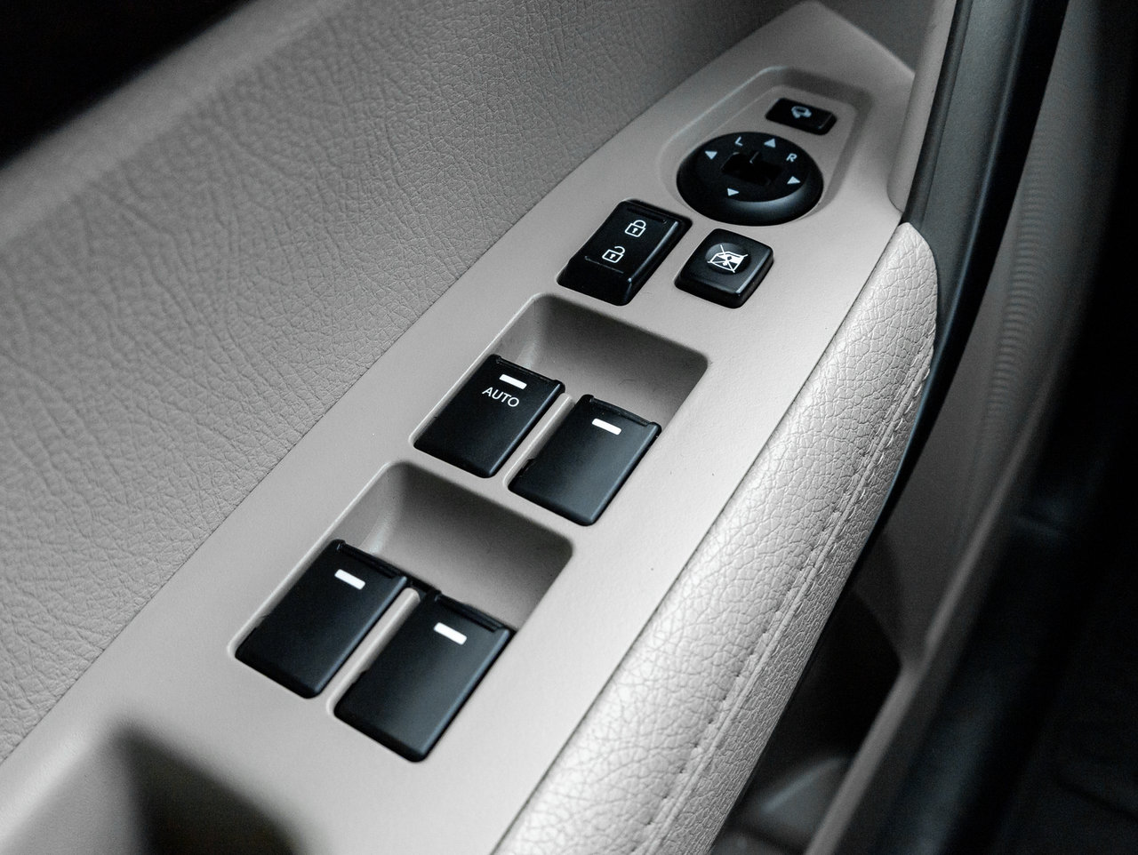 Kia Sorento AWD 4dr V6 Auto EX w-Snrf   AS IS 2015-11