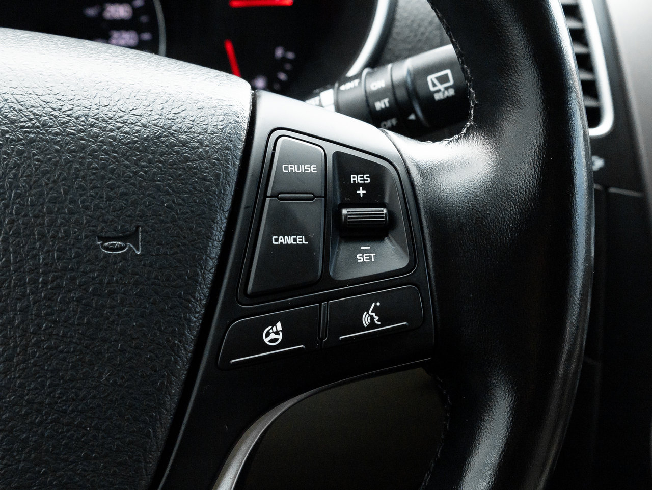 Kia Sorento AWD 4dr V6 Auto EX w-Snrf   AS IS 2015-9