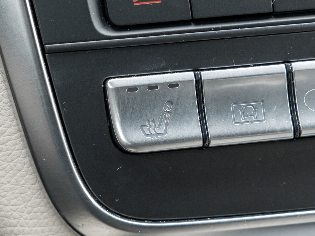 Mercedes-Benz GLA 250 4MATIC SUV LOW MILEAGE ONE OWNER  TRADE IN 2018-17