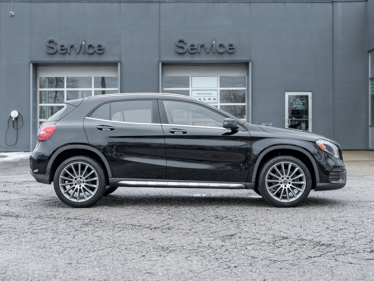 Mercedes-Benz GLA 250 4MATIC SUV LOW MILEAGE ONE OWNER  TRADE IN 2018-4