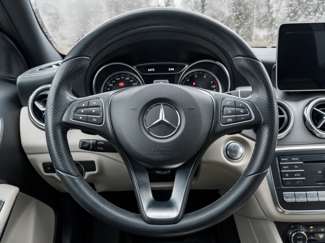 Mercedes-Benz GLA 250 4MATIC SUV LOW MILEAGE ONE OWNER  TRADE IN 2018-7