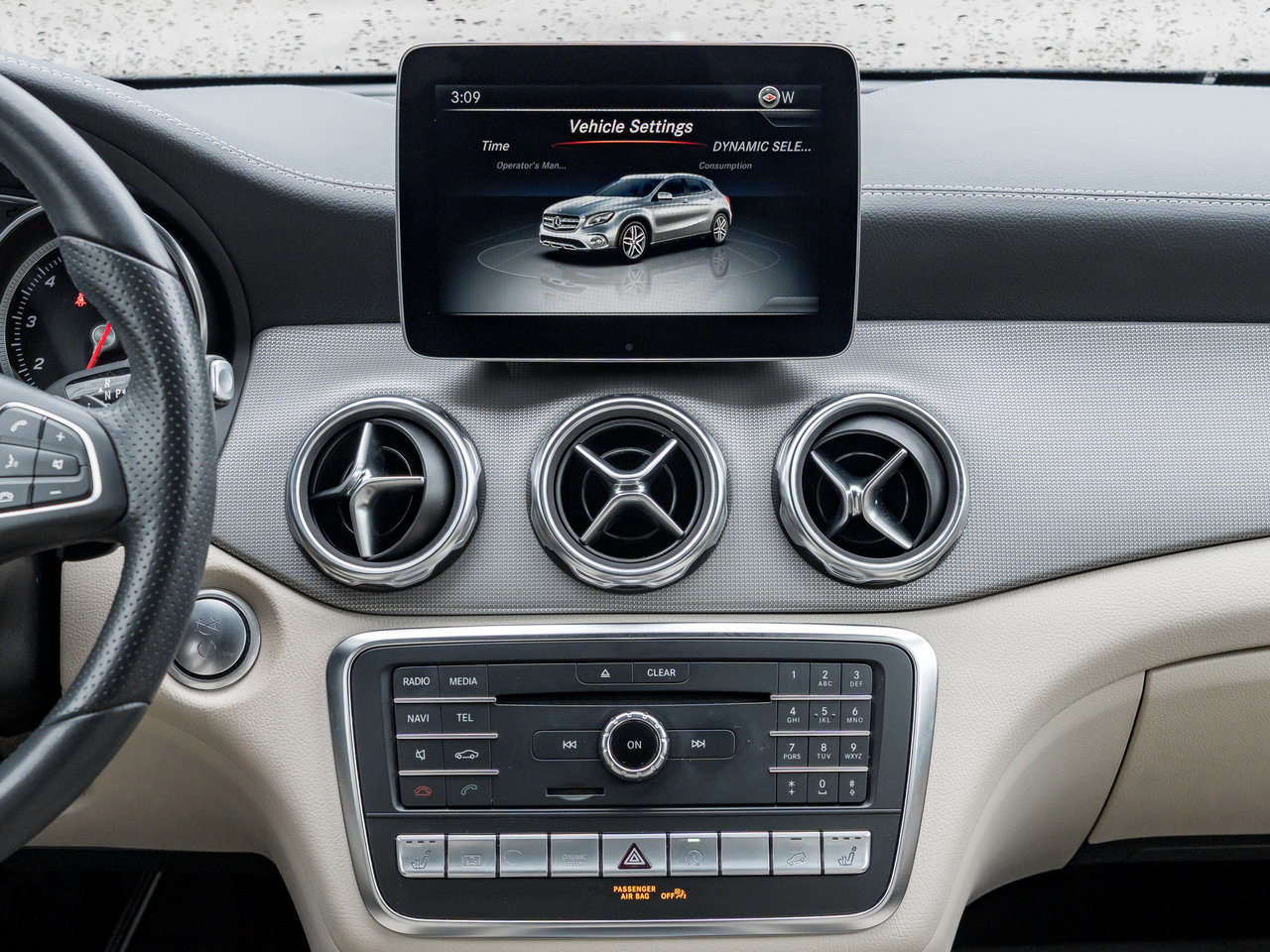 Mercedes-Benz GLA 250 4MATIC SUV LOW MILEAGE ONE OWNER  TRADE IN 2018-22