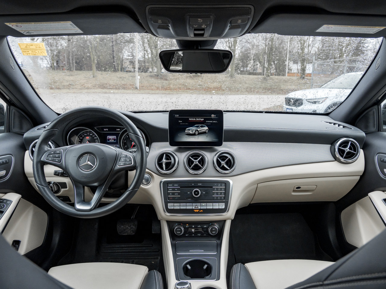 Mercedes-Benz GLA 250 4MATIC SUV LOW MILEAGE ONE OWNER  TRADE IN 2018-21