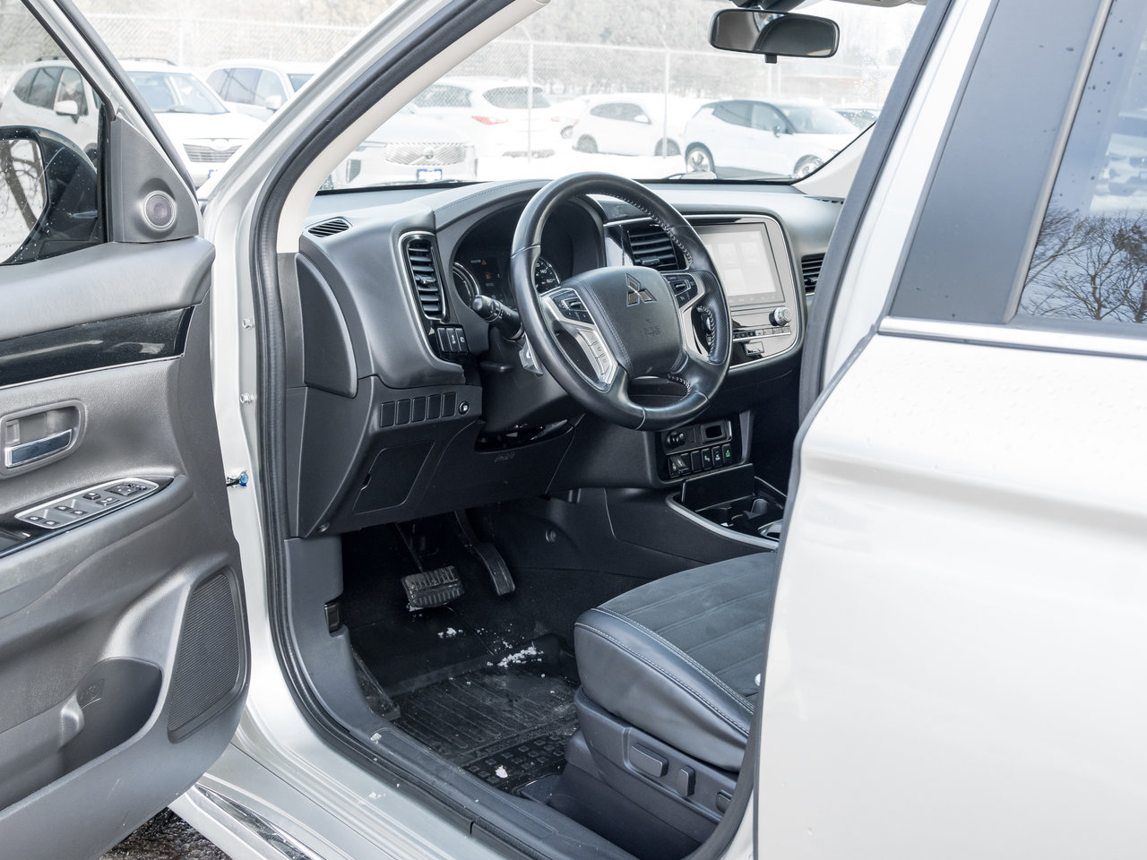 2020 Mitsubishi Outlander PHEV SE S-AWC  SAEFTY CERTIFIED FINANCE AS LOW AS 6.49%-7