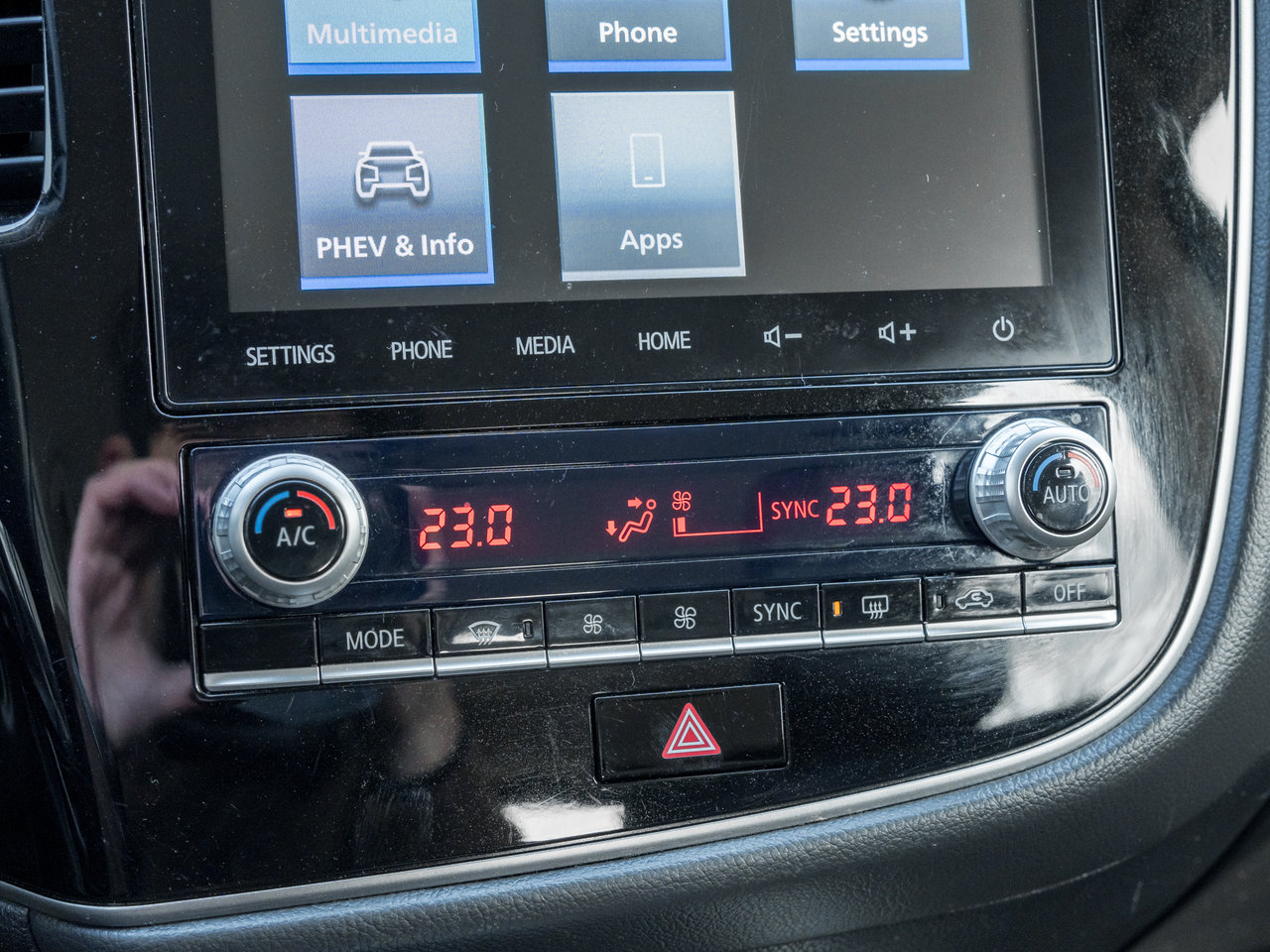 2020 Mitsubishi Outlander PHEV SE S-AWC  SAEFTY CERTIFIED FINANCE AS LOW AS 6.49%-19