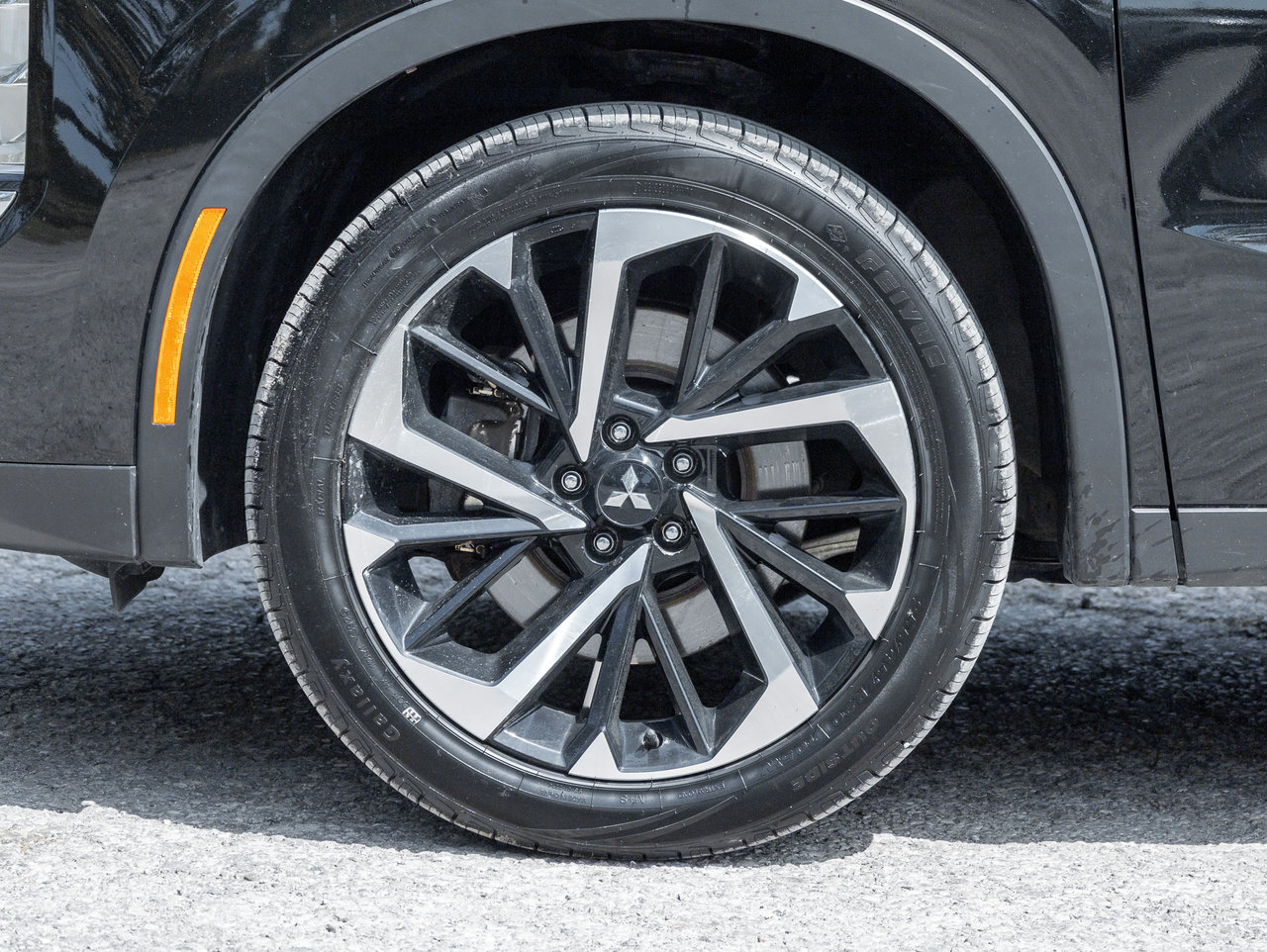 2022 Mitsubishi Outlander LE S-AWC   CPO FINANCE RATES FOR AS LOW AS 0.90%-3