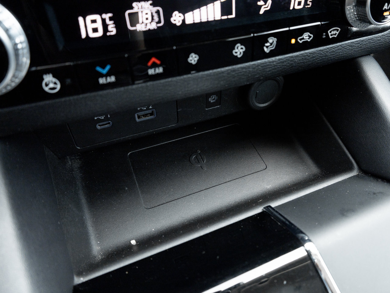 2022 Mitsubishi Outlander LE S-AWC   CPO FINANCE RATES FOR AS LOW AS 0.90%-18