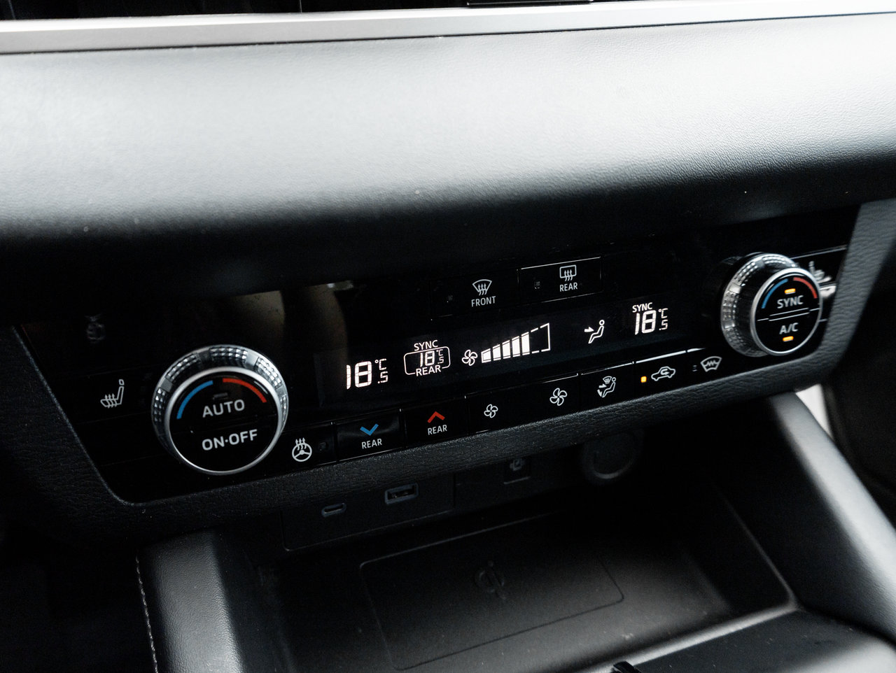 2022 Mitsubishi Outlander LE S-AWC   CPO FINANCE RATES FOR AS LOW AS 0.90%-17