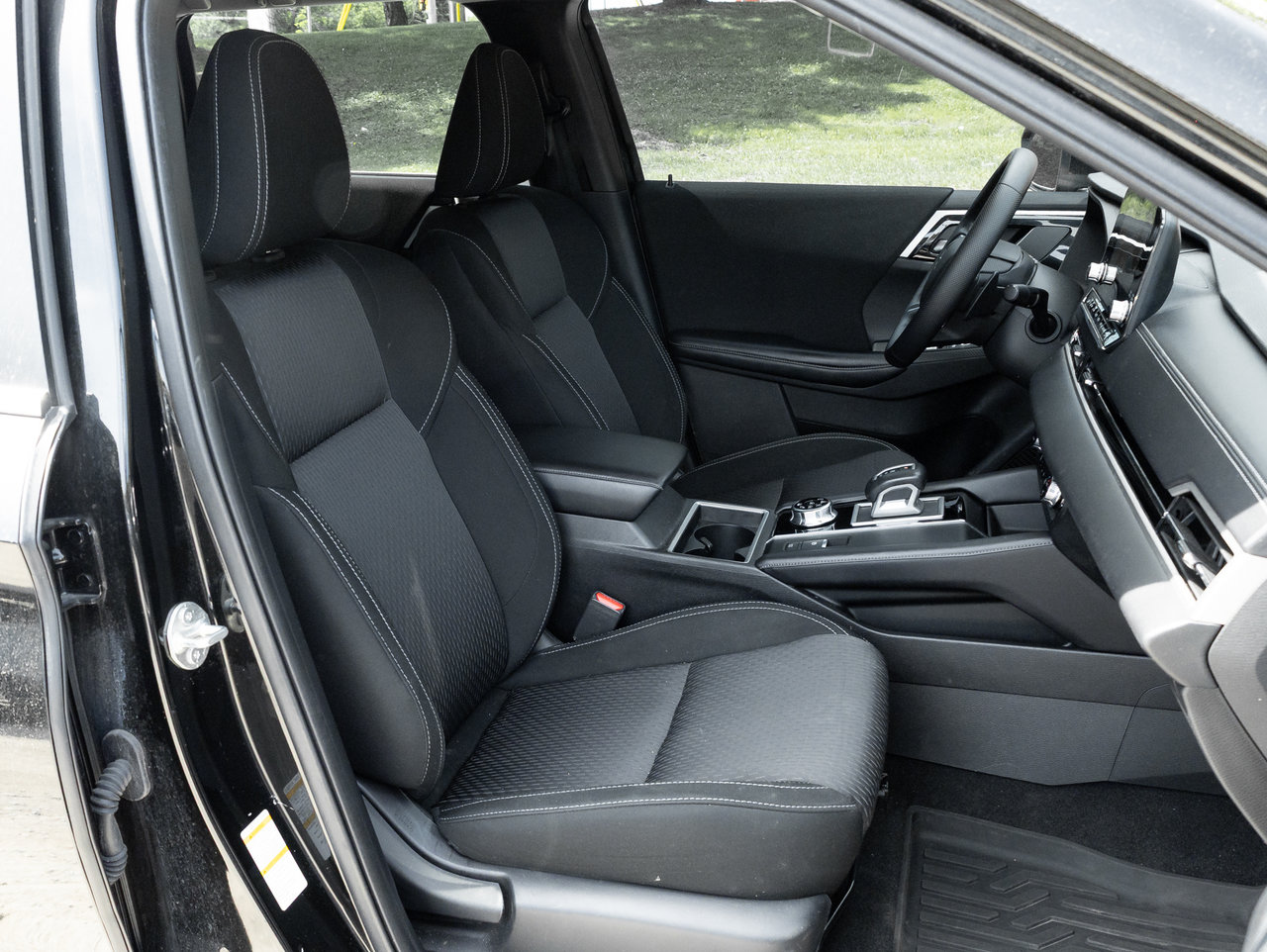 2022 Mitsubishi Outlander LE S-AWC   CPO FINANCE RATES FOR AS LOW AS 0.90%-21