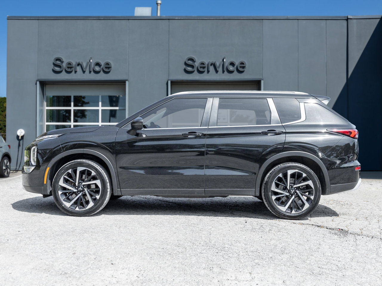 2022 Mitsubishi Outlander LE S-AWC   CPO FINANCE RATES FOR AS LOW AS 0.90%-2