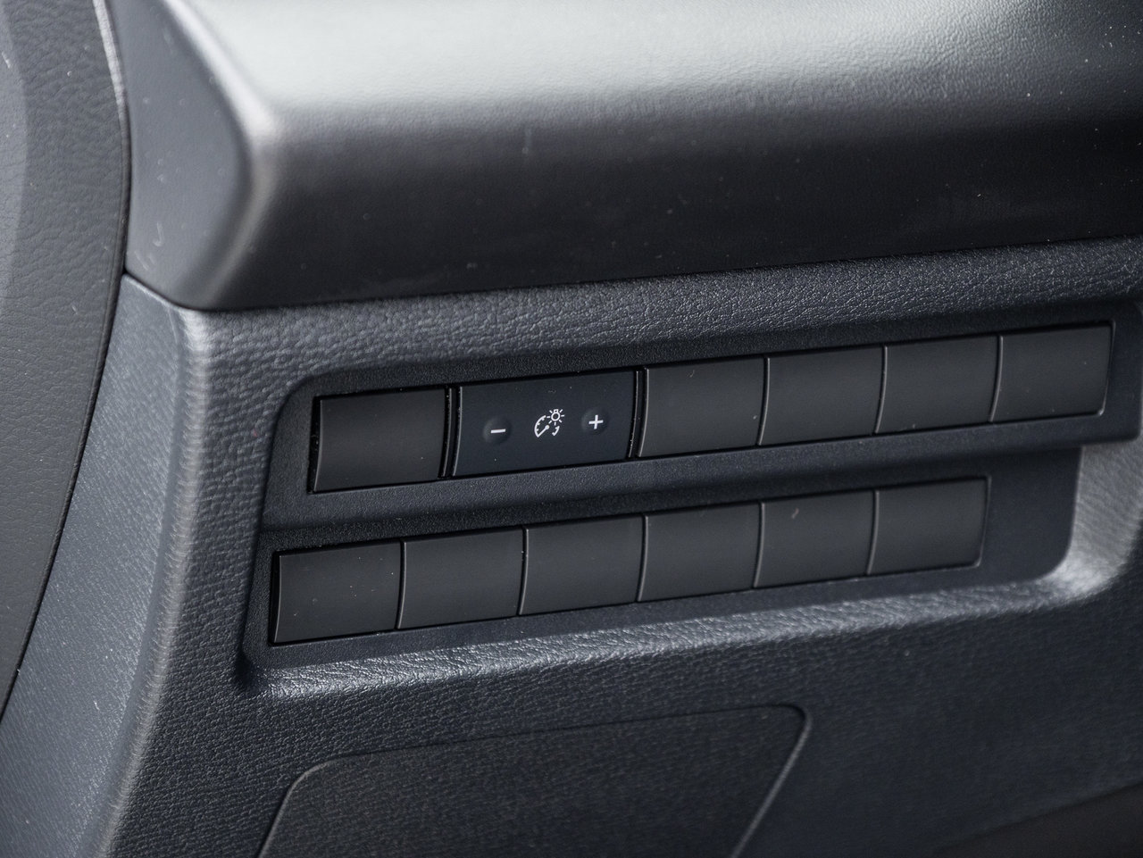 Mitsubishi Outlander ES S-AWC CPO FINANCE RATES FOR AS LOW AS 0.90% 2023-13