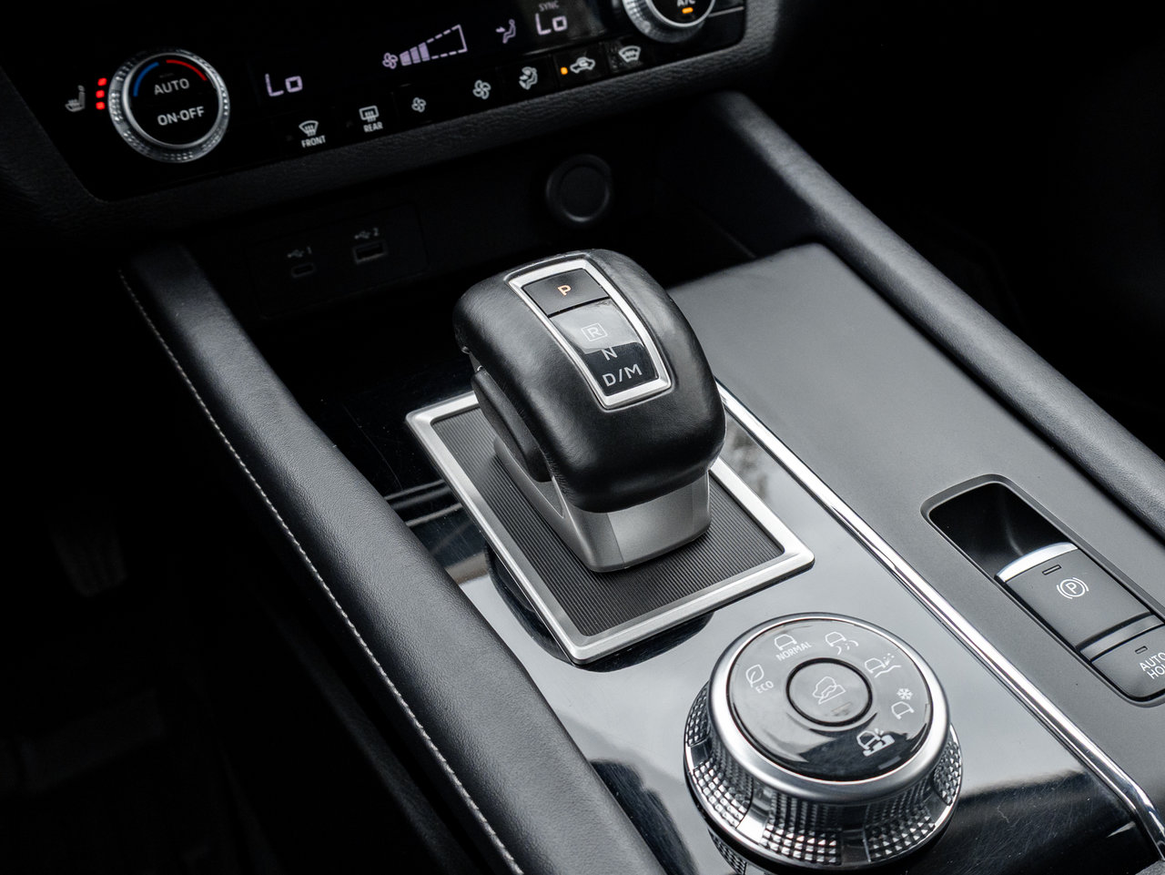 Mitsubishi Outlander ES S-AWC CPO FINANCE RATES FOR AS LOW AS 0.90% 2023-14