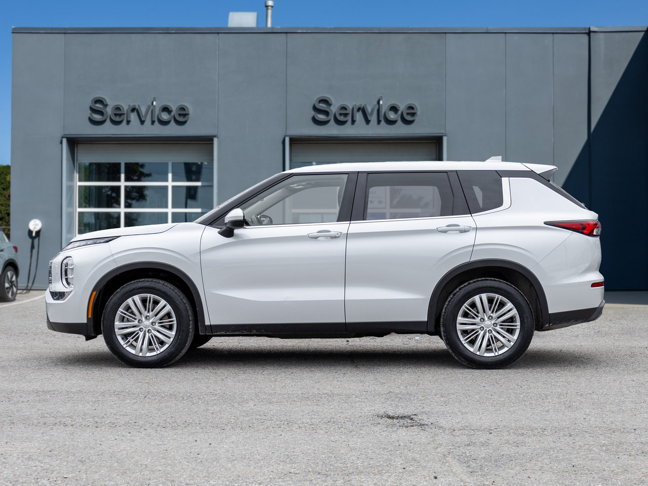 Mitsubishi Outlander ES S-AWC CPO FINANCE RATES FOR AS LOW AS 0.90% 2023-2