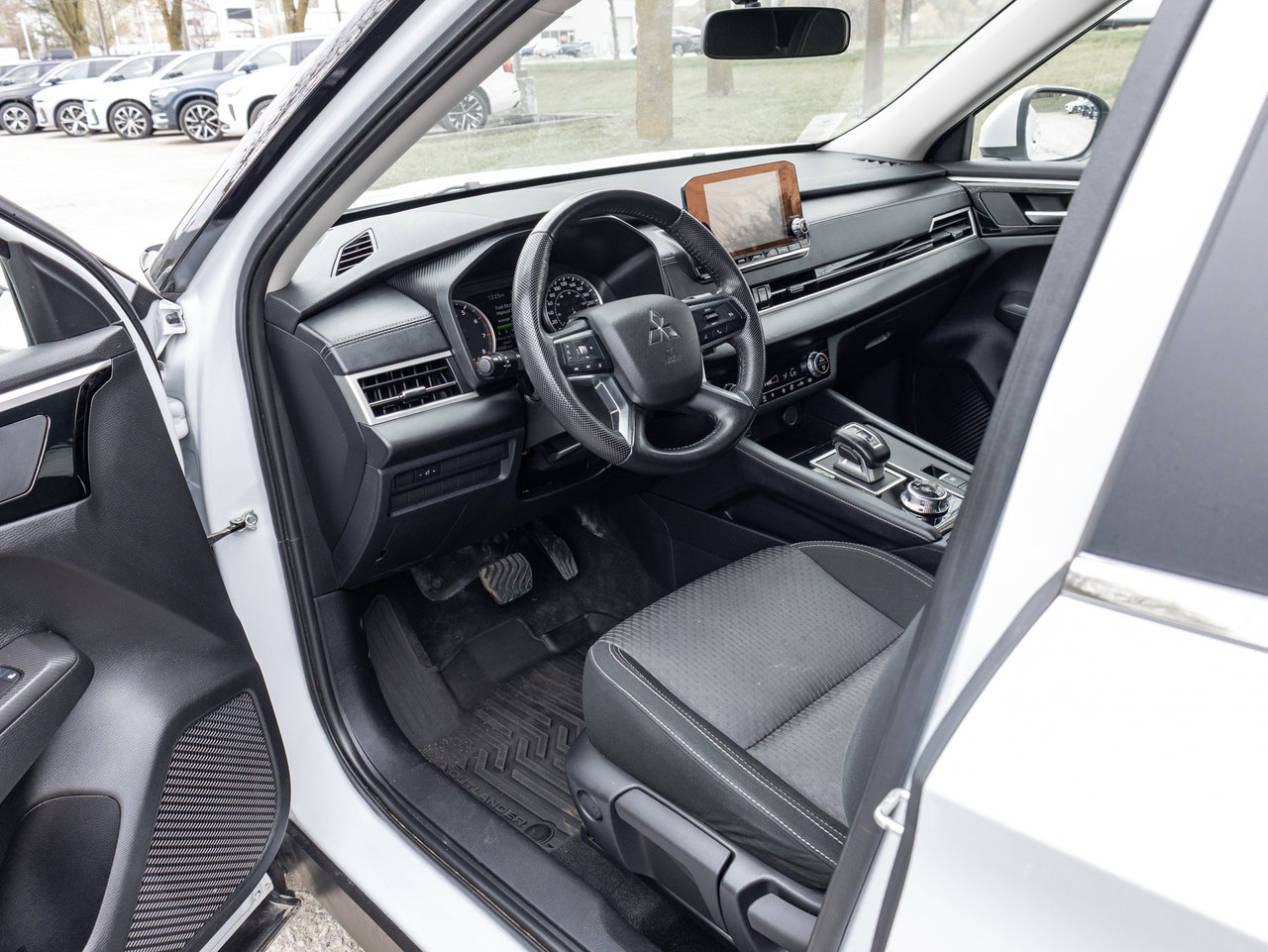 Mitsubishi Outlander ES S-AWC CPO FINANCE RATES FOR AS LOW AS 0.90% 2023-6
