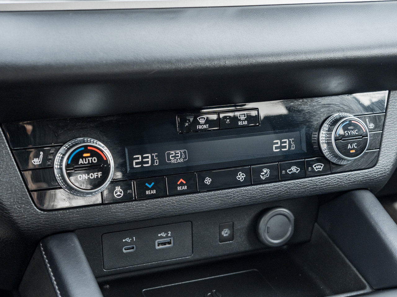 2024 Mitsubishi Outlander SE S-AWC CPO FINANCE RATES FOR AS LOW AS 0.90%-14
