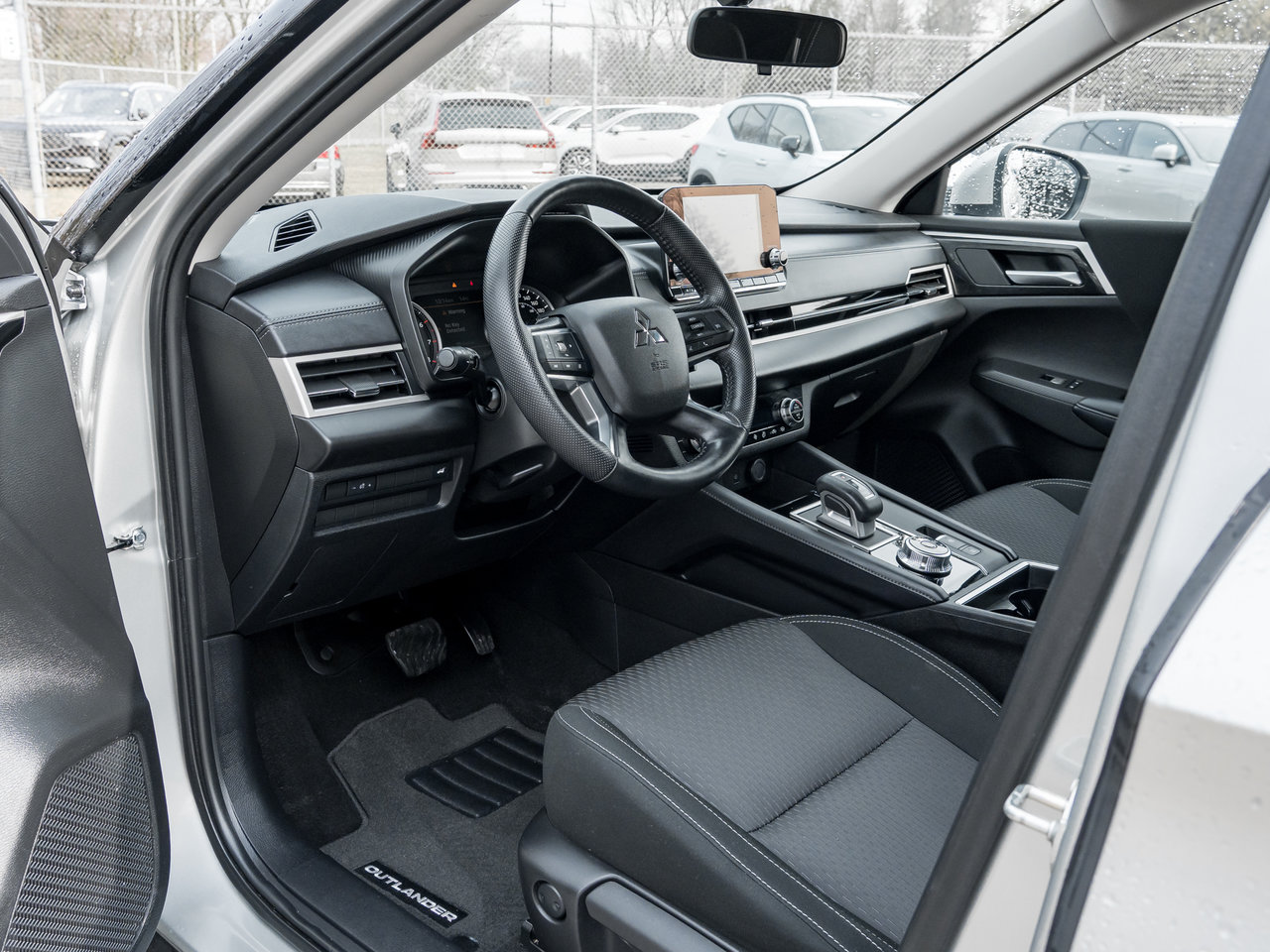2024 Mitsubishi Outlander SE S-AWC CPO FINANCE RATES FOR AS LOW AS 0.90%-6