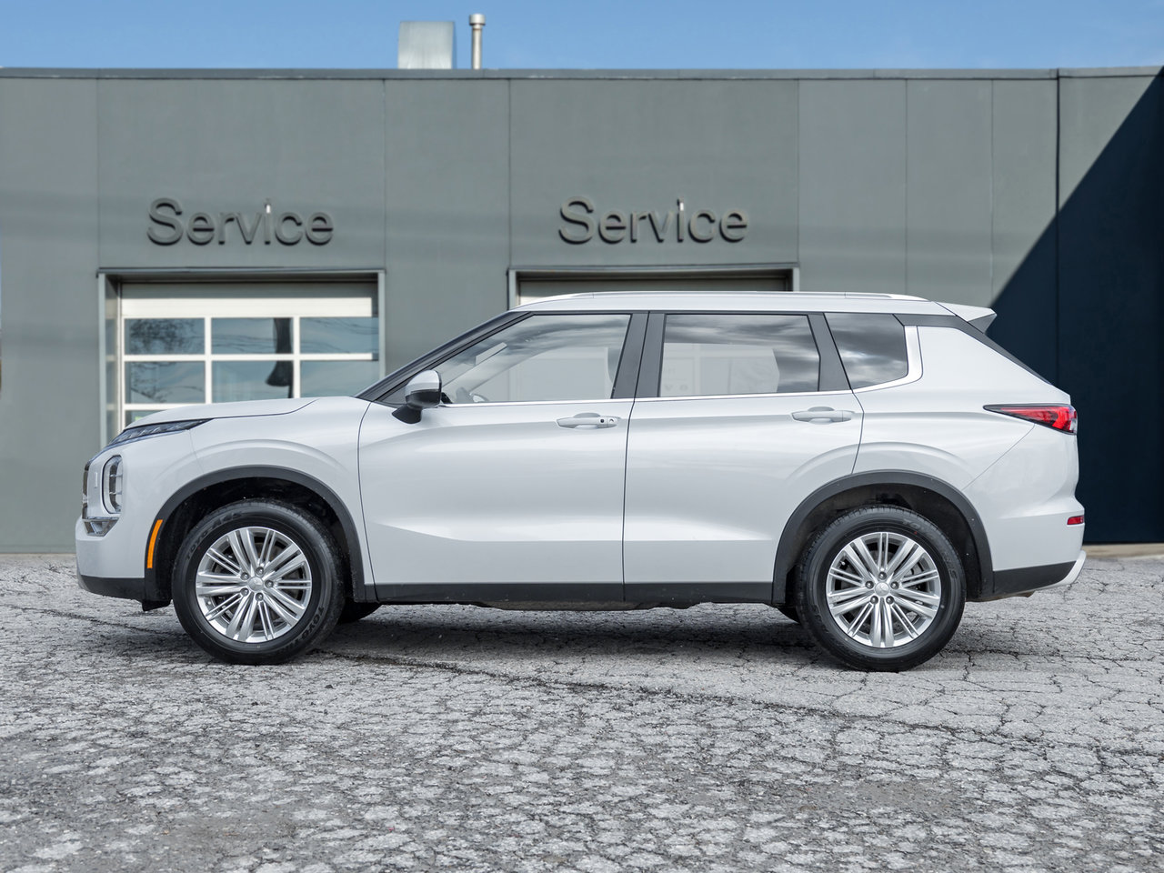 2024 Mitsubishi Outlander SE S-AWC CPO FINANCE RATES FOR AS LOW AS 0.90%-2