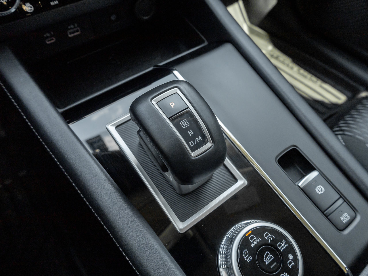 2024 Mitsubishi Outlander SE S-AWC CPO FINANCE RATES FOR AS LOW AS 0.90%-13