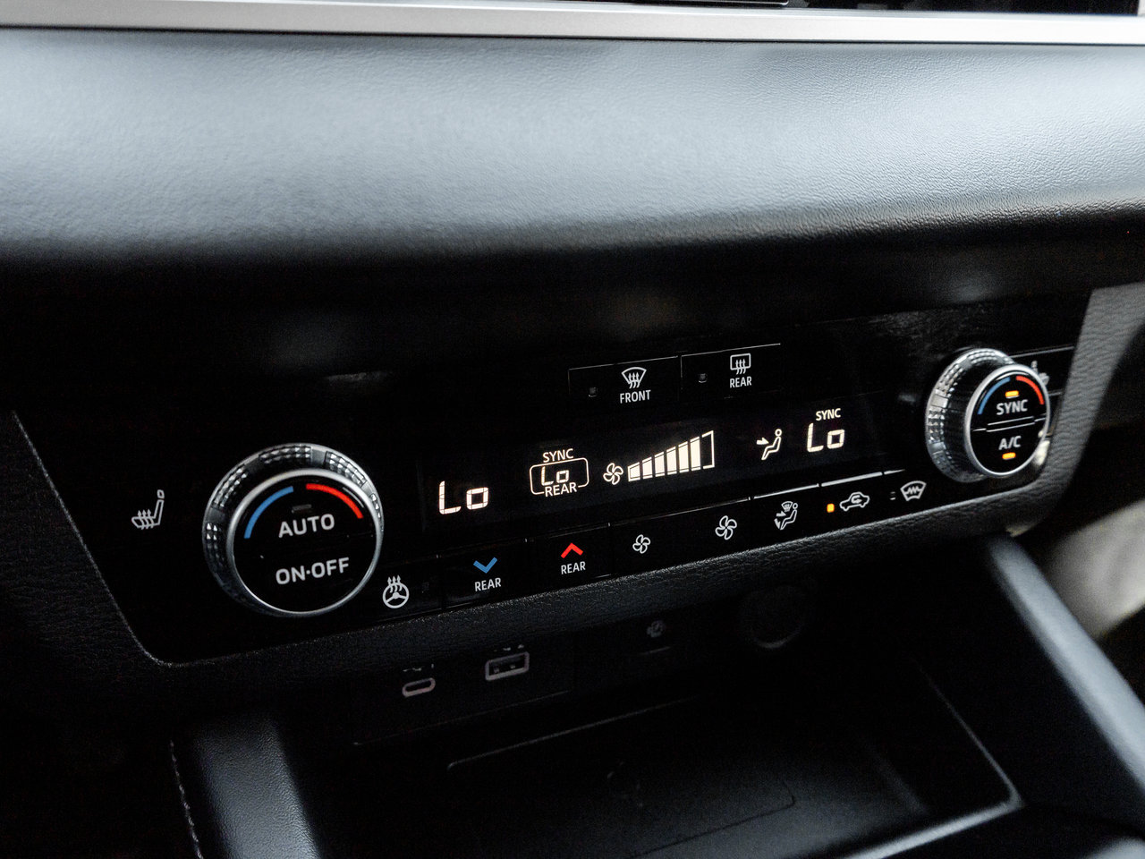 2024 Mitsubishi Outlander SE S-AWC CPO FINANCE RATES FOR AS LOW AS 0.90%-16
