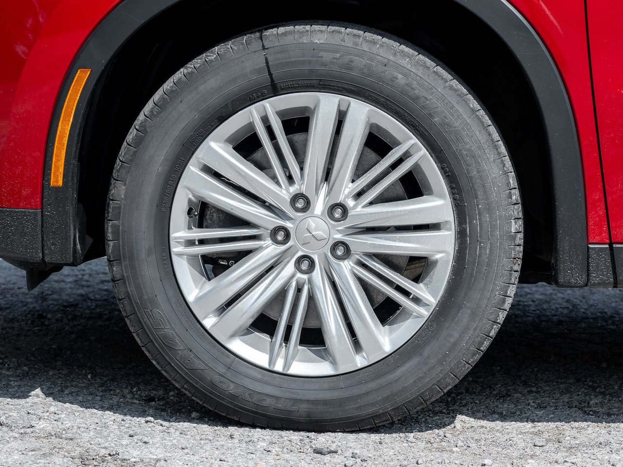 2024 Mitsubishi Outlander LE S-AWC   CPO FINANCE RATES FOR AS LOW AS 0.90%-3