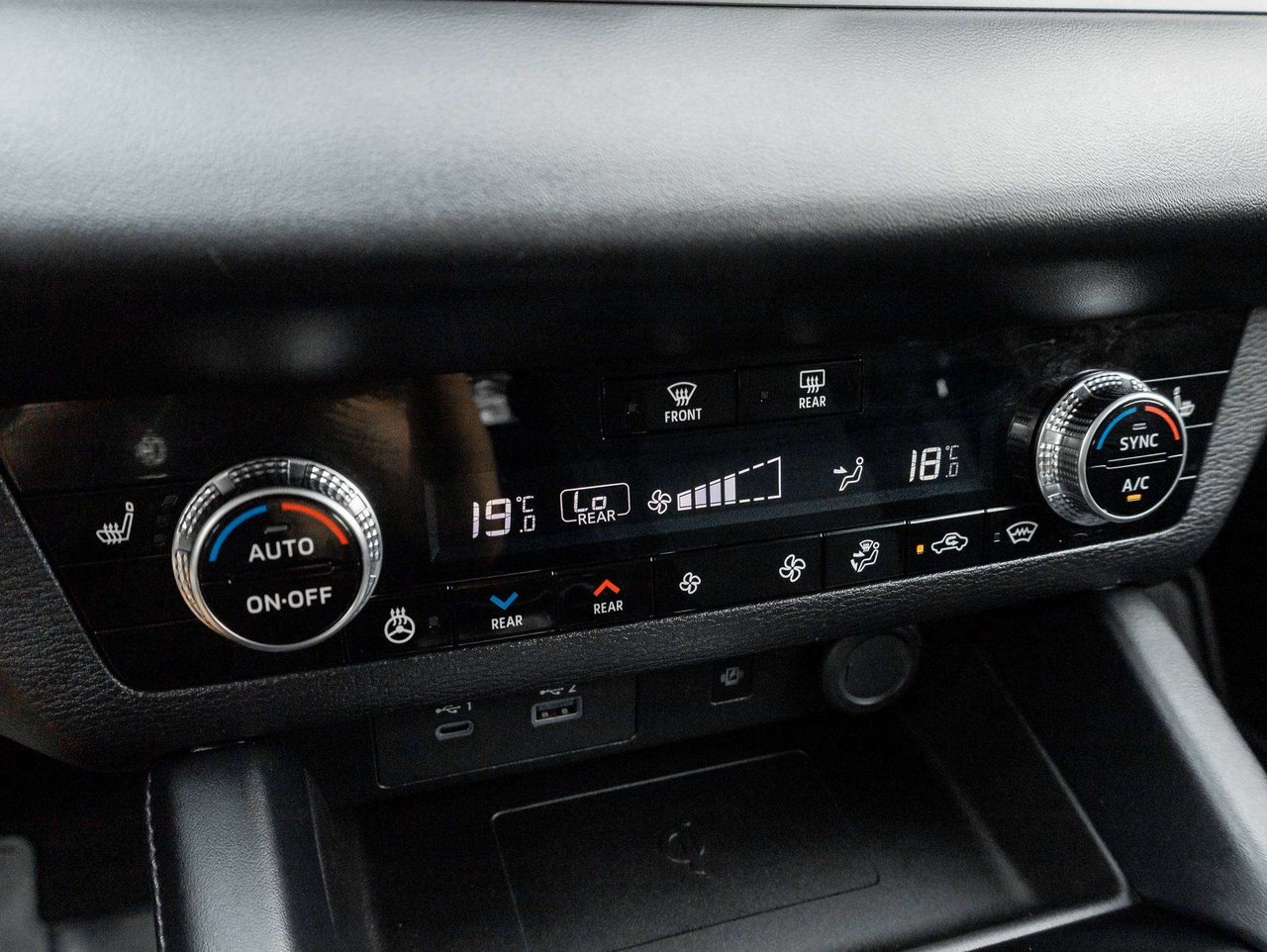 Mitsubishi Outlander SE S-AWC CPO FINANCE RATES FOR AS LOW AS 0.90% 2024-12