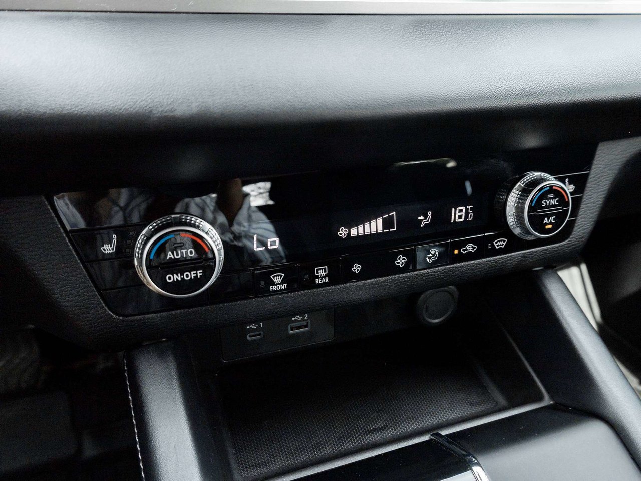 2024 Mitsubishi Outlander ES-12