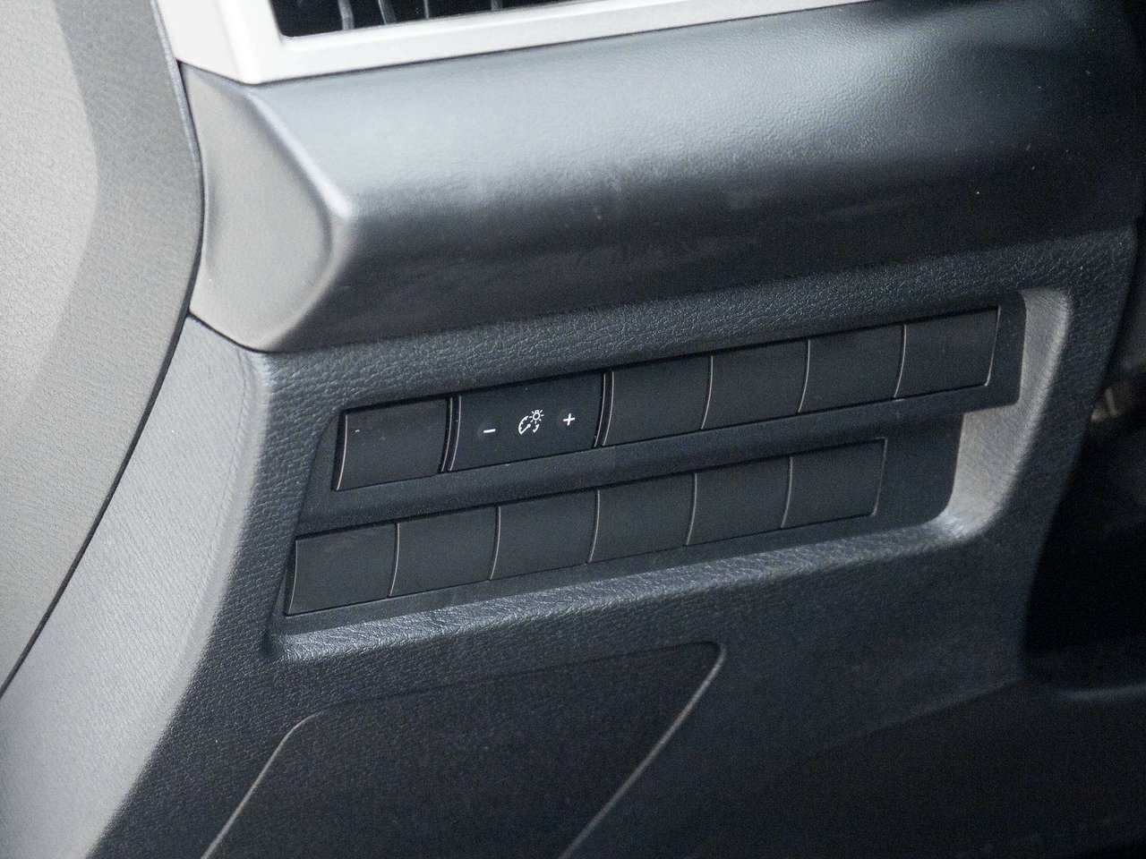 2024 Mitsubishi Outlander ES-9