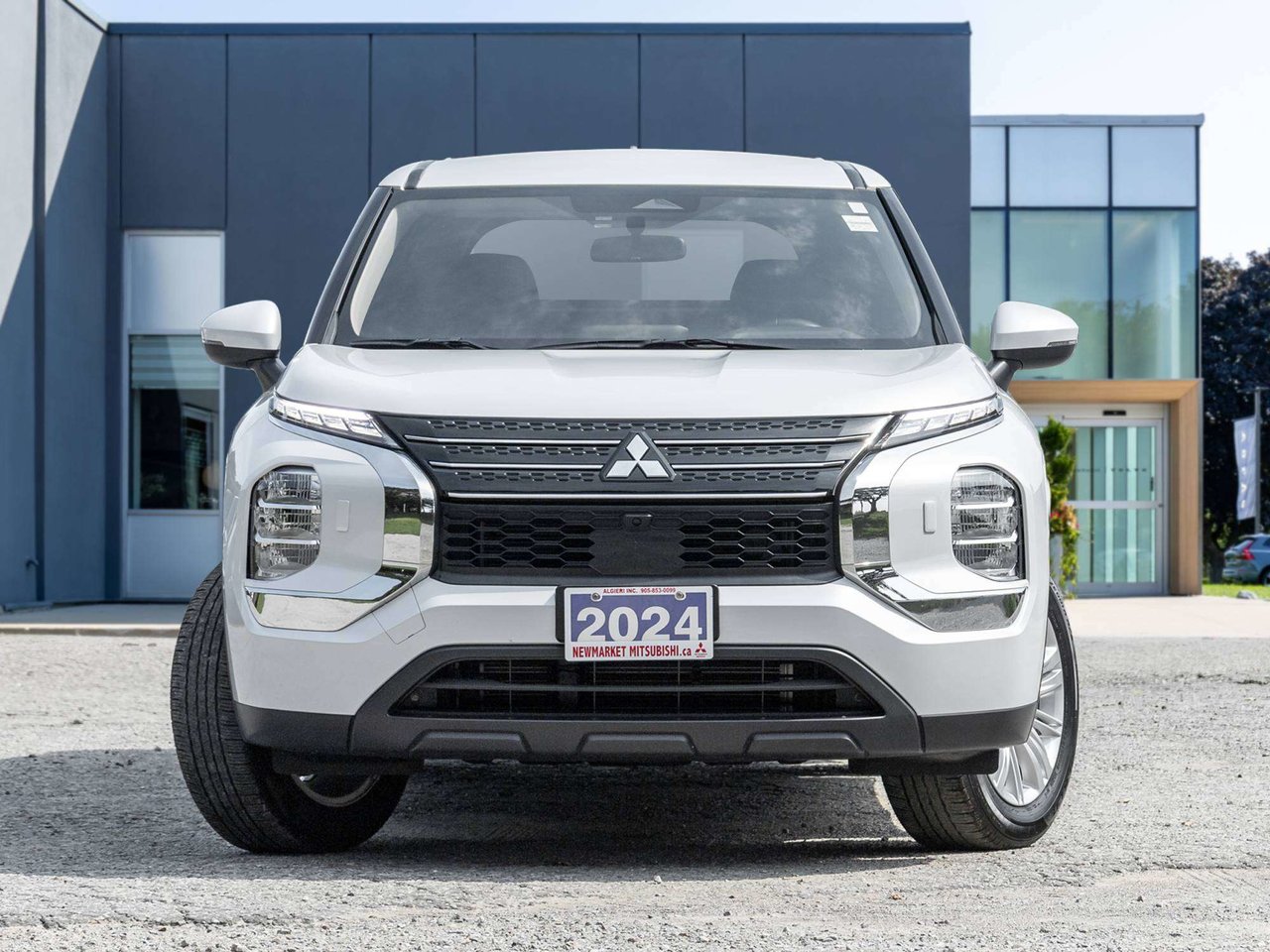 2024 Mitsubishi Outlander ES-1