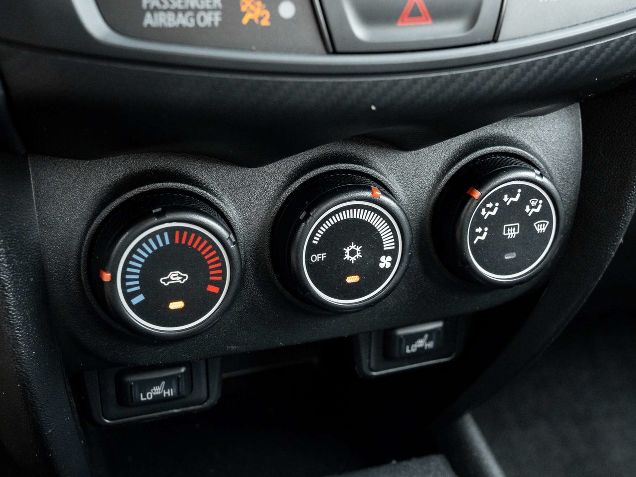 Mitsubishi RVR 2WD 4dr Manual ES   AS IS 2015-14