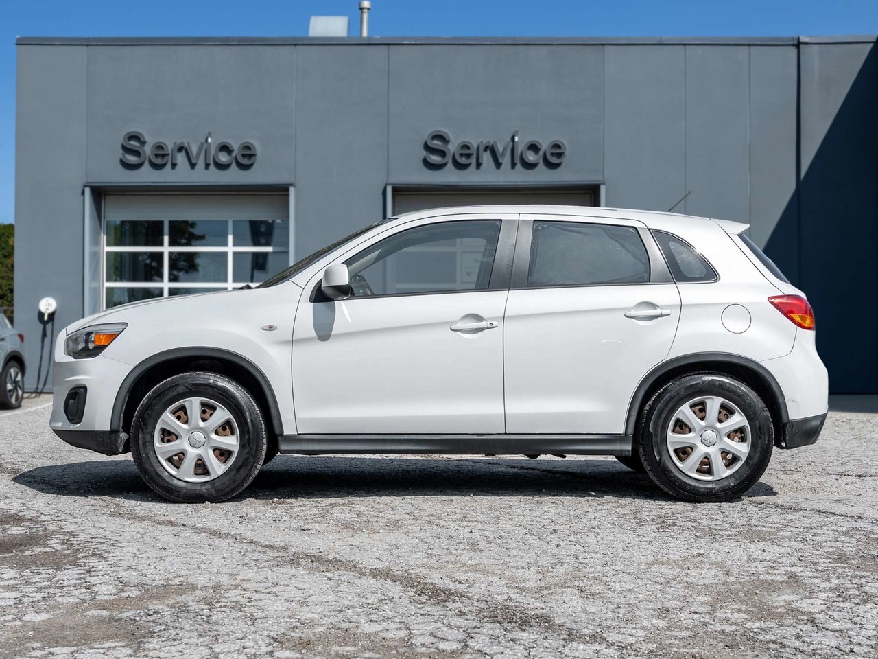 Mitsubishi RVR 2WD 4dr Manual ES   AS IS 2015-2