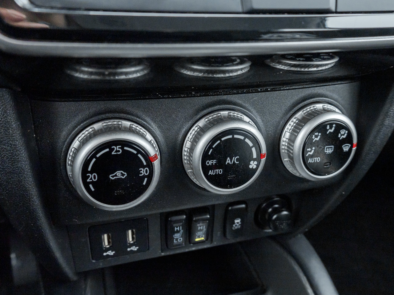 Mitsubishi RVR ES FWD   CPO FINANCE RATES FOR AS LOW AS 0.90% 2022-15