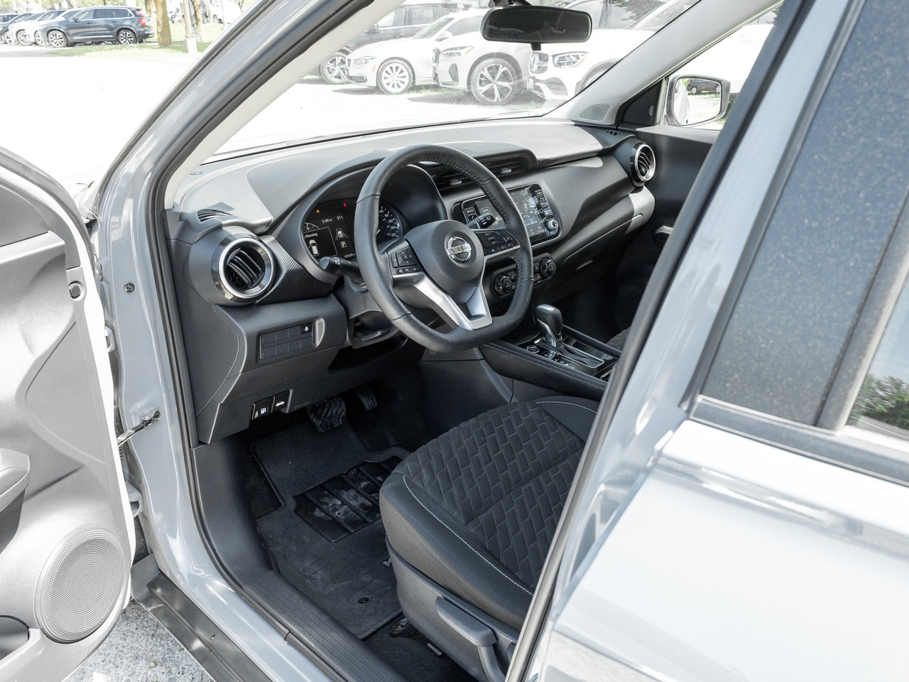 2021 Nissan Kicks SV FWD   LOW KM   AVAILABLE FOR FINANCING-6