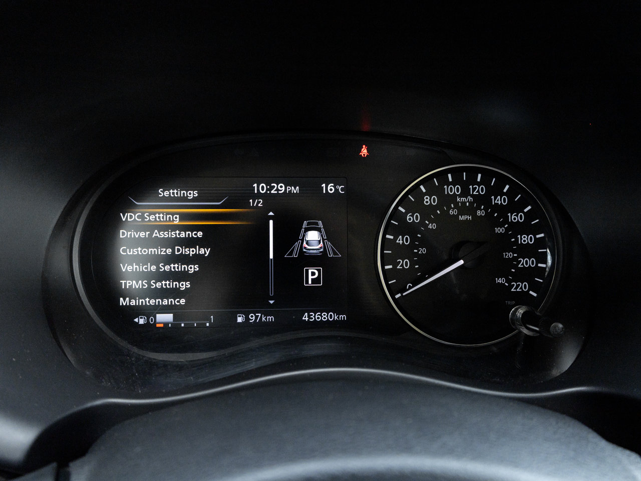 Nissan Kicks SR FWD  TRADE IN  NO ACCIDENTS  ONE OWNER 2021-10