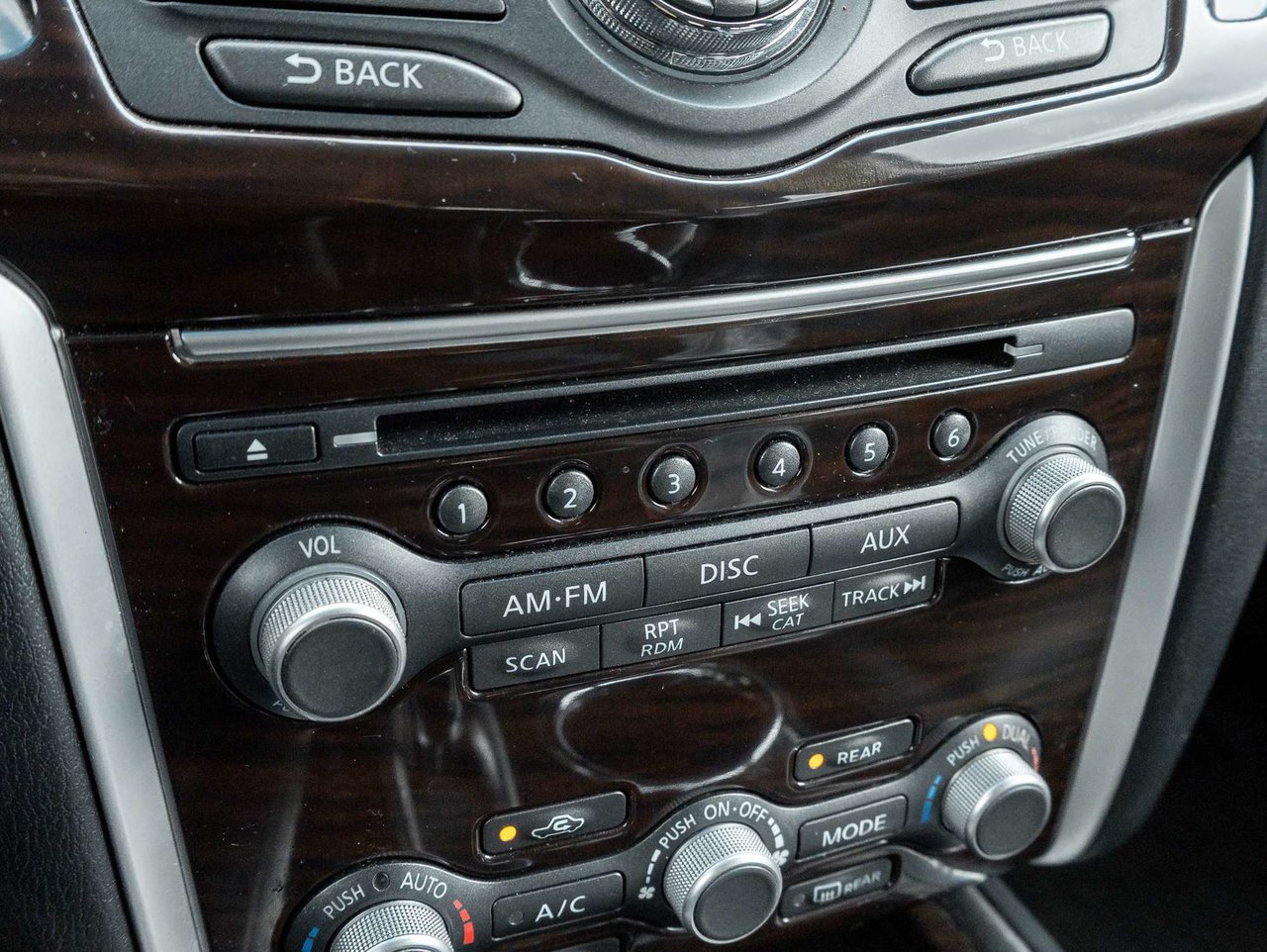 2016 Nissan Pathfinder SL-18