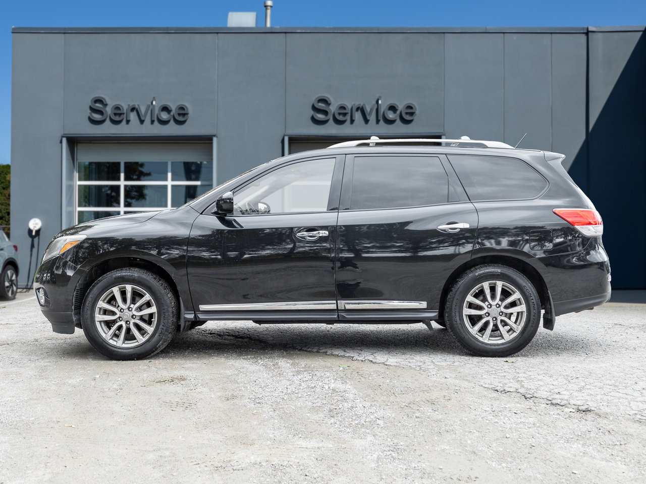 2016 Nissan Pathfinder 4WD 4dr SL   AS IS-2