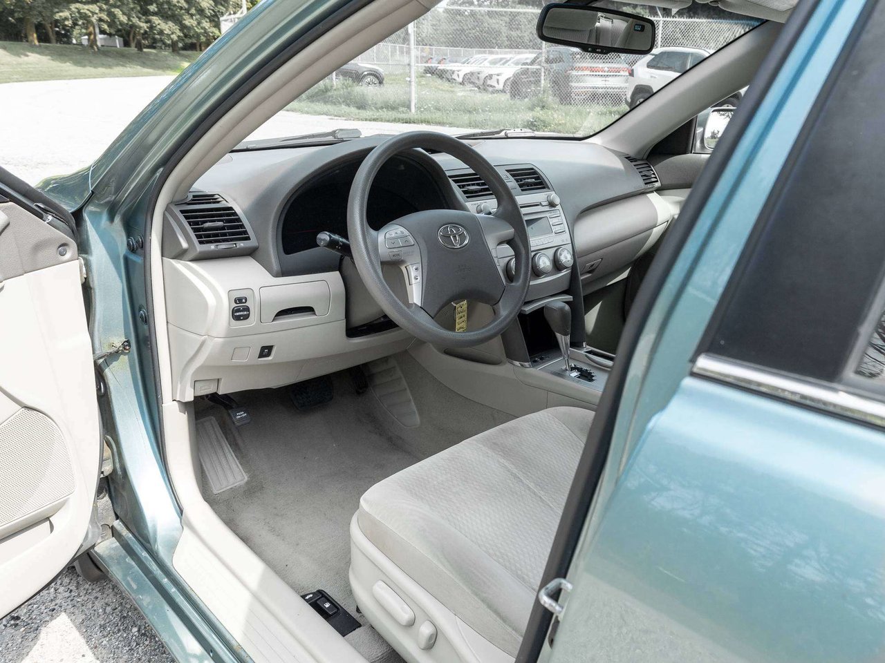2011 Toyota Camry LE  CONVENIENCE PACK  CLEAN CARFAX  AS IS-6
